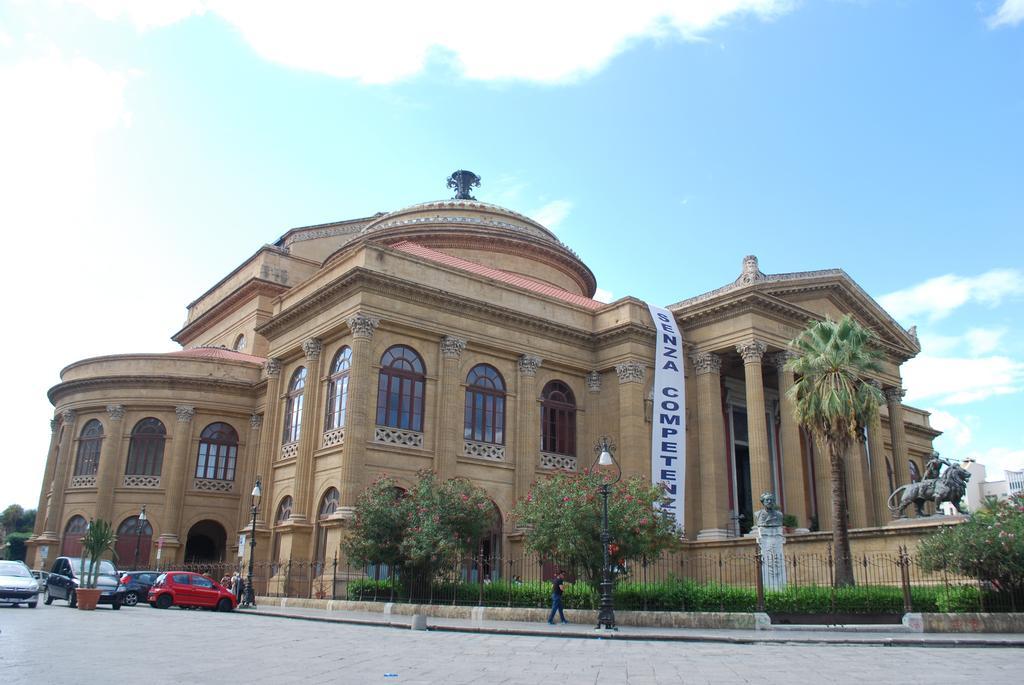 Ferienwohnung La Finestra Sul Mercato In Centro A Palermo Zimmer foto