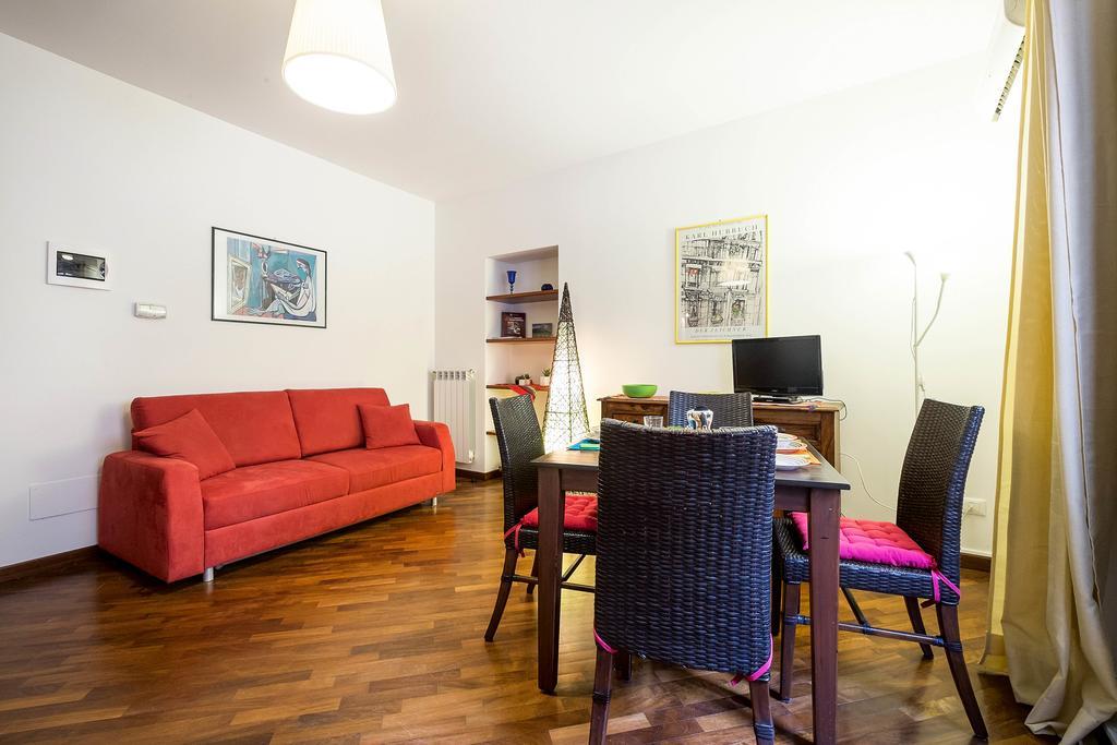 Ferienwohnung La Finestra Sul Mercato In Centro A Palermo Exterior foto