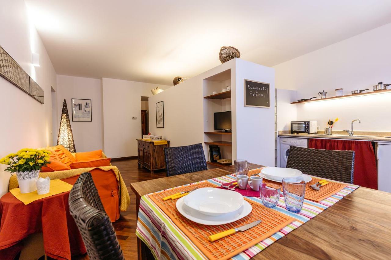 Ferienwohnung La Finestra Sul Mercato In Centro A Palermo Exterior foto