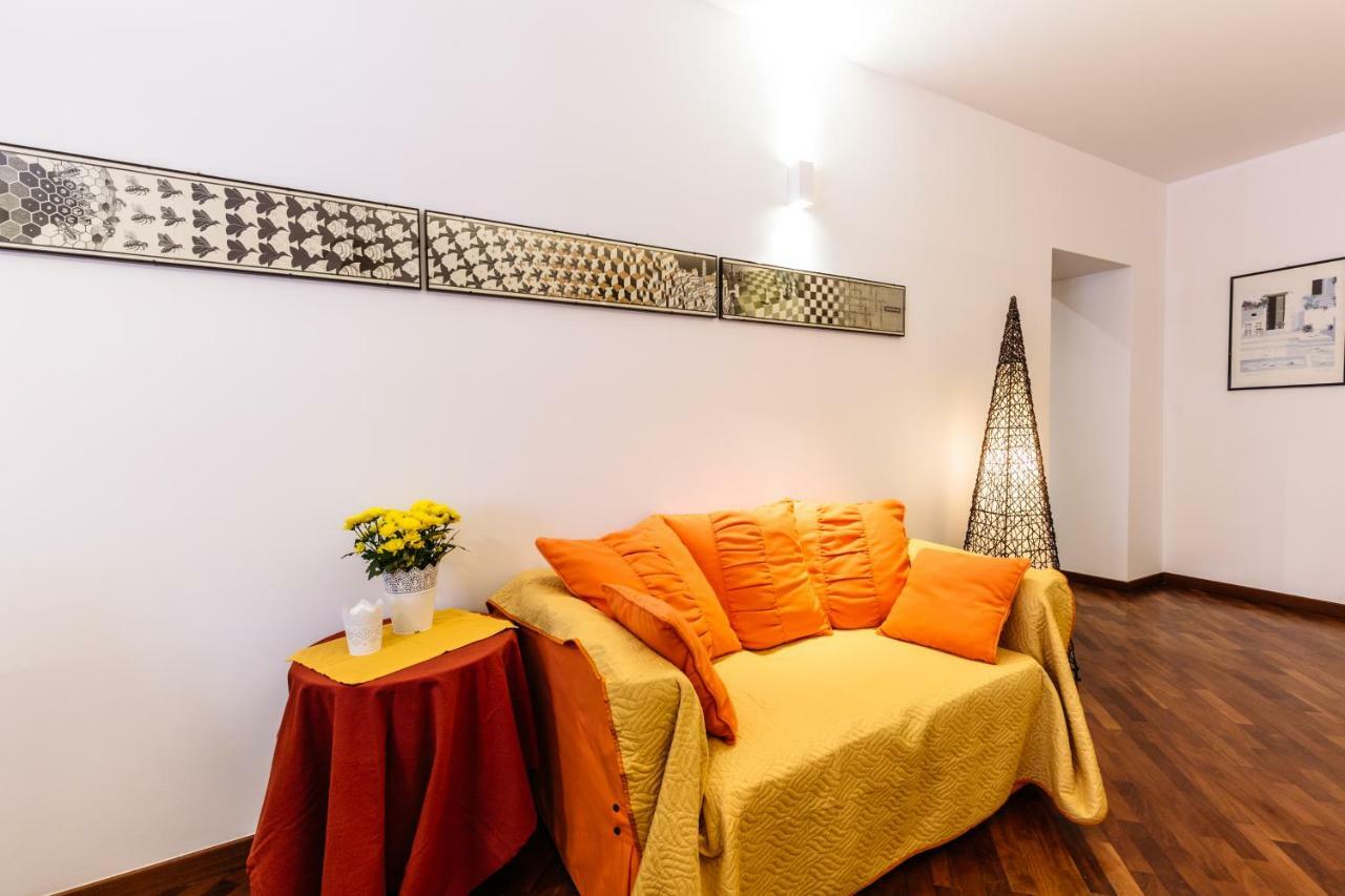 Ferienwohnung La Finestra Sul Mercato In Centro A Palermo Exterior foto
